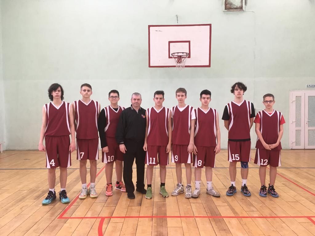 Команда МБОУ &amp;quot;Гимназия № 42&amp;quot; стала чемпионом по баскетболу 2023 среди общеобразовательных организаций города Барнаула.